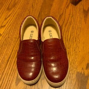 Women’s Slip On leather sneakers